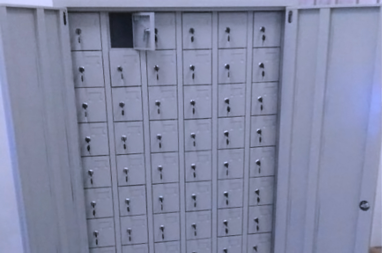 智能手機(jī)柜